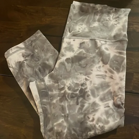 Lululemon Align - Picture 2 of 4